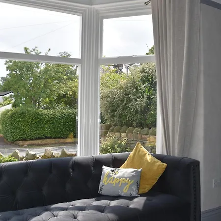 The Tall House - Sleeps 16 Semesterbostad