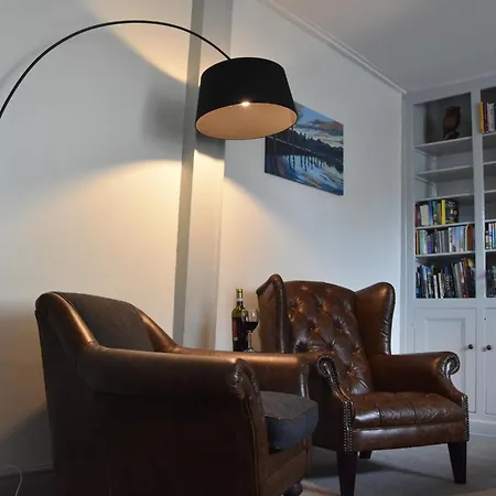 The Tall House - Sleeps 16 Semesterbostad *