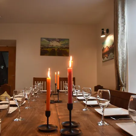 Holiday home The Tall House - Sleeps 16