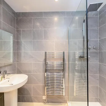 The Tall House - Sleeps 16 * Keswick (Cumbria)