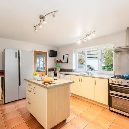 Semesterbostad The Tall House - Sleeps 16
