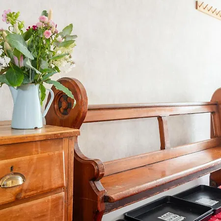 The Tall House - Sleeps 16 *