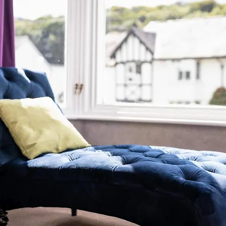 The Tall House - Sleeps 16 * Keswick (Cumbria)