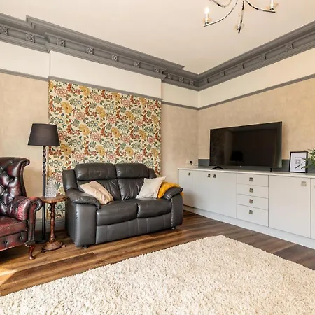The Tall House - Sleeps 16 Keswick (Cumbria)