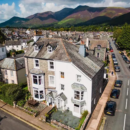 The Tall House - Sleeps 16 * Keswick (Cumbria)