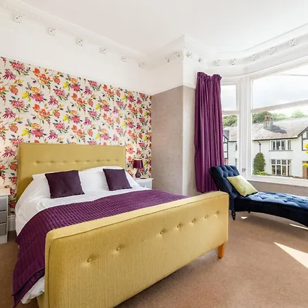 Semesterbostad The Tall House - Sleeps 16 *