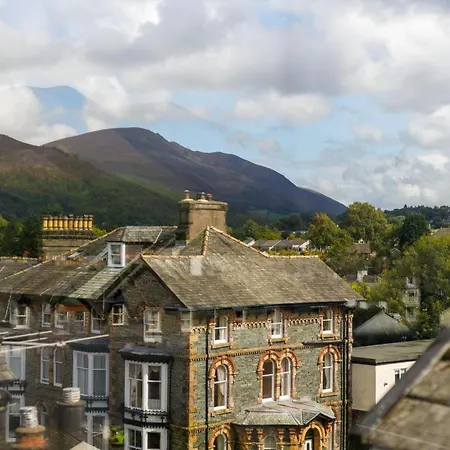 The Tall House - Sleeps 16 * Keswick (Cumbria)