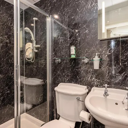 Semesterbostad The Tall House - Sleeps 16 *