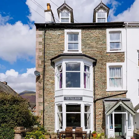 The Tall House - Sleeps 16 * Keswick (Cumbria)