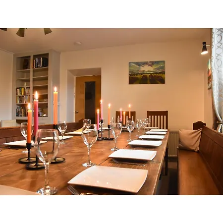 The Tall House - Sleeps 16 Semesterbostad *